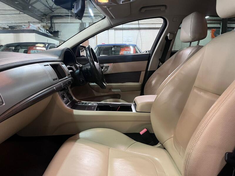 JAGUAR XF 2.2 d Luxury 2014