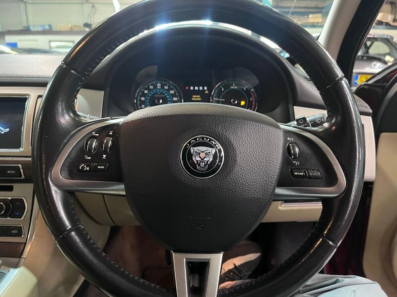 JAGUAR XF 2.2 d Luxury 2014
