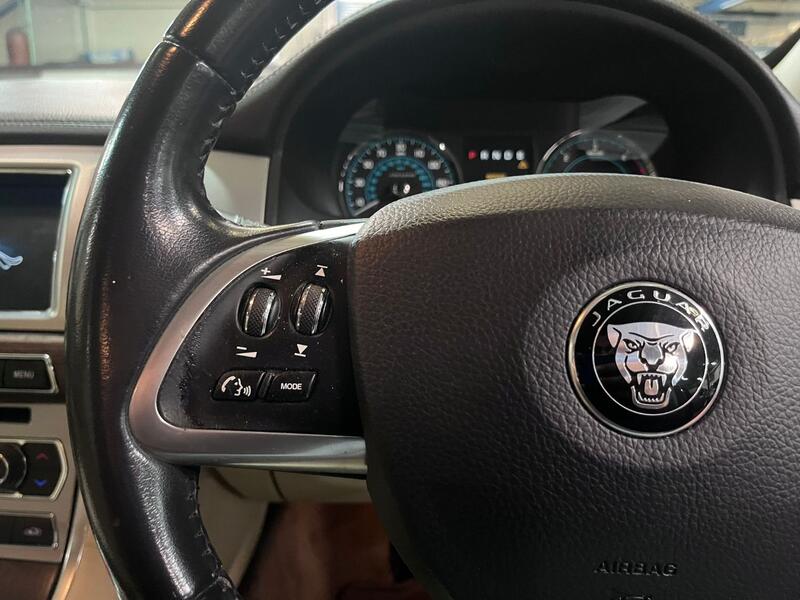 JAGUAR XF 2.2 d Luxury 2014