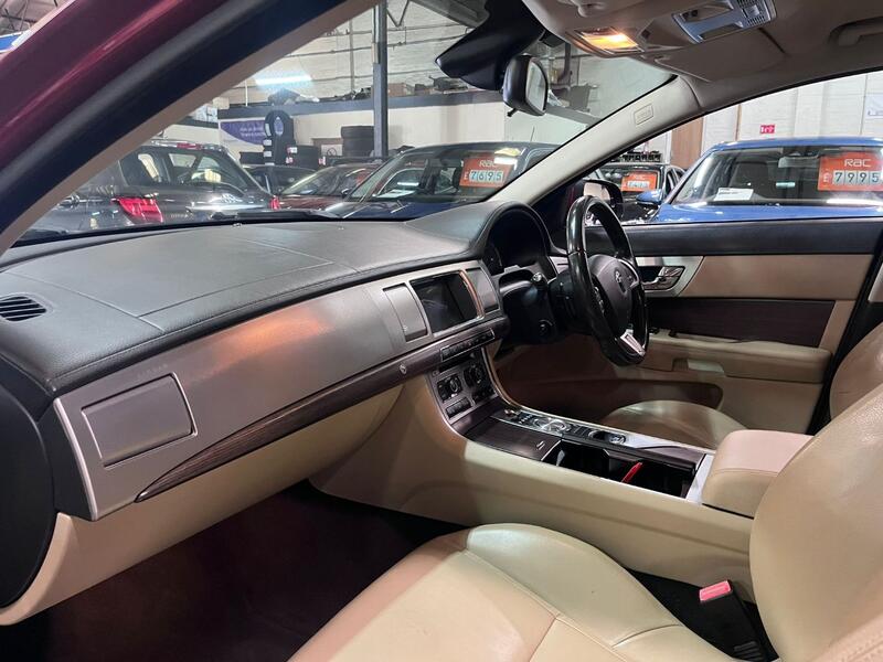 JAGUAR XF 2.2 d Luxury 2014