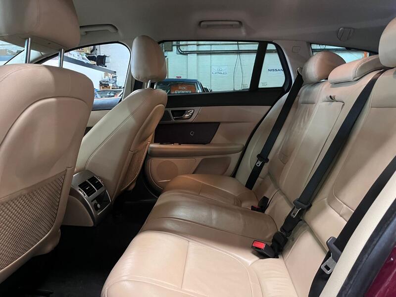 JAGUAR XF 2.2 d Luxury 2014