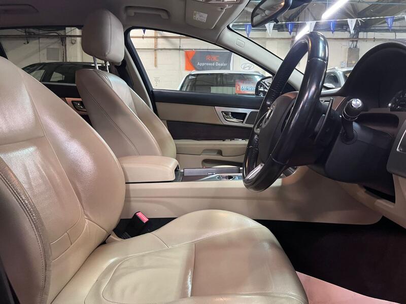JAGUAR XF 2.2 d Luxury 2014
