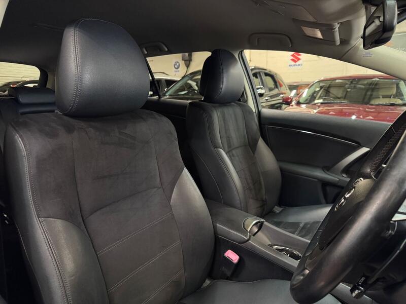 TOYOTA AVENSIS 1.8 V-Matic T4 2012