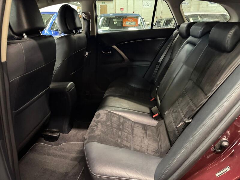 TOYOTA AVENSIS 1.8 V-Matic T4 2012