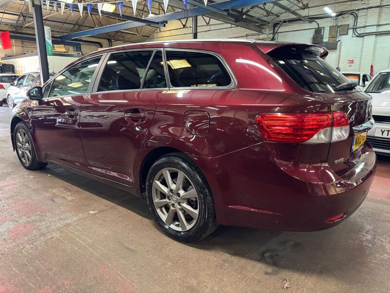 TOYOTA AVENSIS 1.8 V-Matic T4 2012