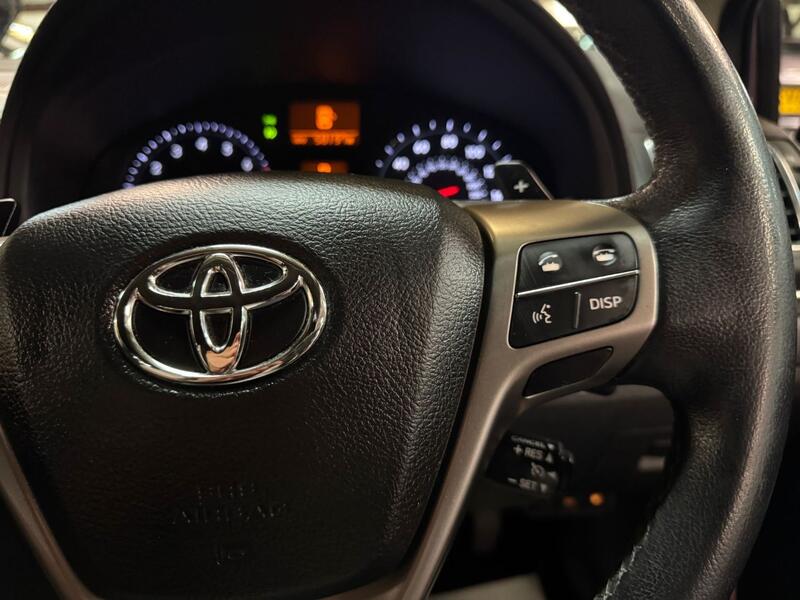 TOYOTA AVENSIS 1.8 V-Matic T4 2012