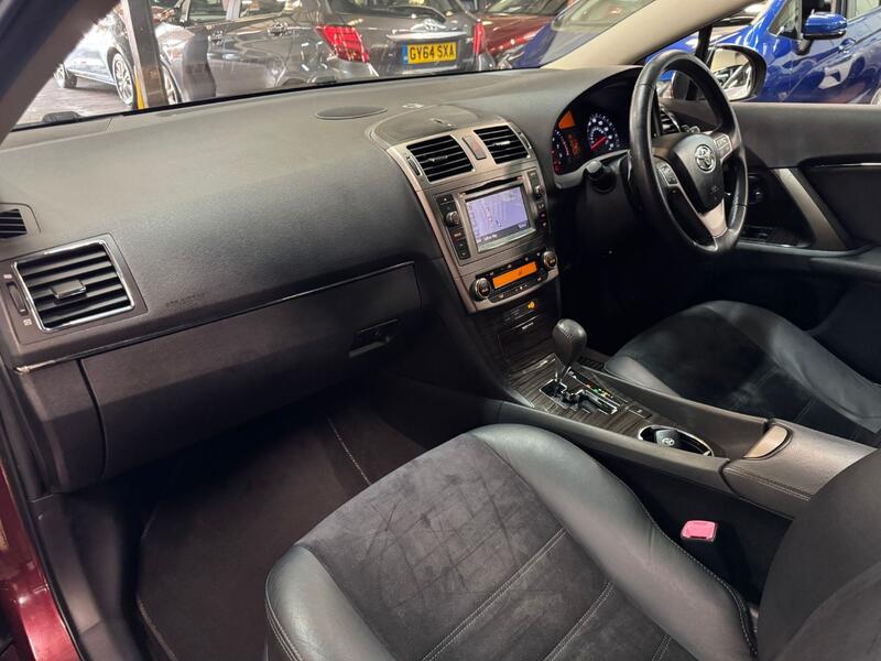 TOYOTA AVENSIS 1.8 V-Matic T4 2012
