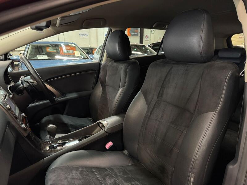 TOYOTA AVENSIS 1.8 V-Matic T4 2012