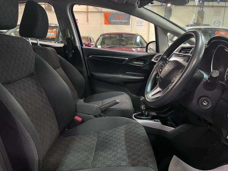 HONDA JAZZ 1.3 i-VTEC SE Navi 2017