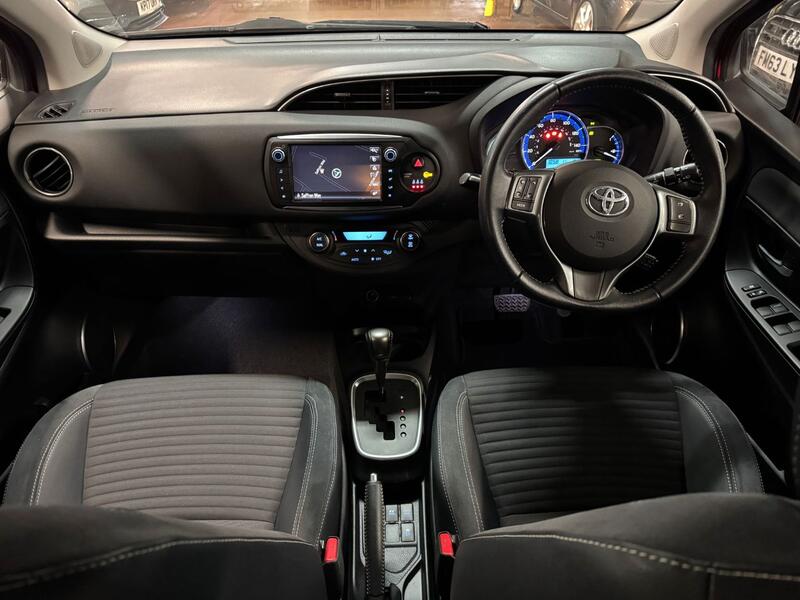 TOYOTA YARIS 1.5 VVT-h Excel 2015