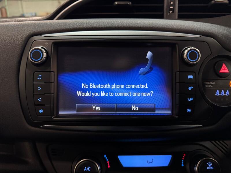 TOYOTA YARIS 1.5 VVT-h Excel 2015
