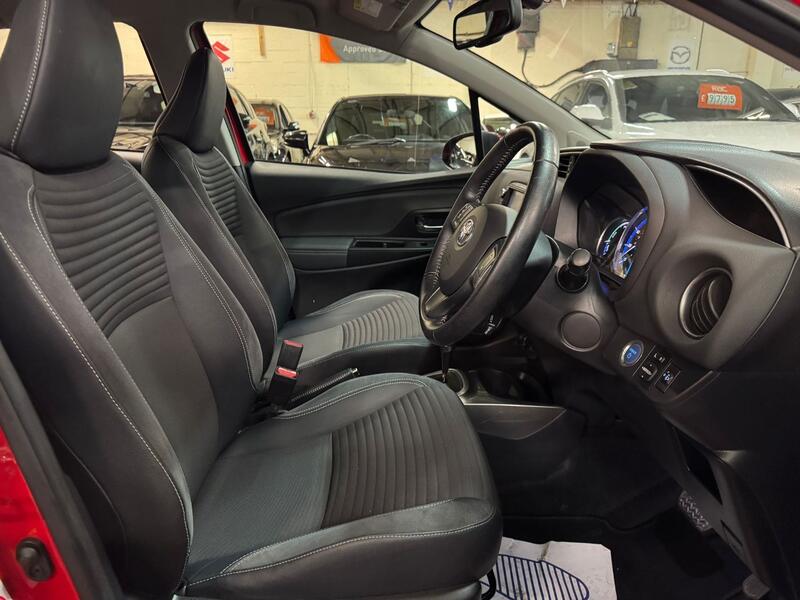 TOYOTA YARIS 1.5 VVT-h Excel 2015