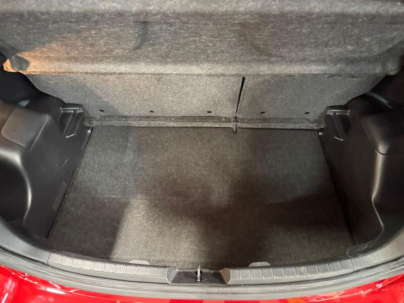 TOYOTA YARIS 1.5 VVT-h Excel 2015