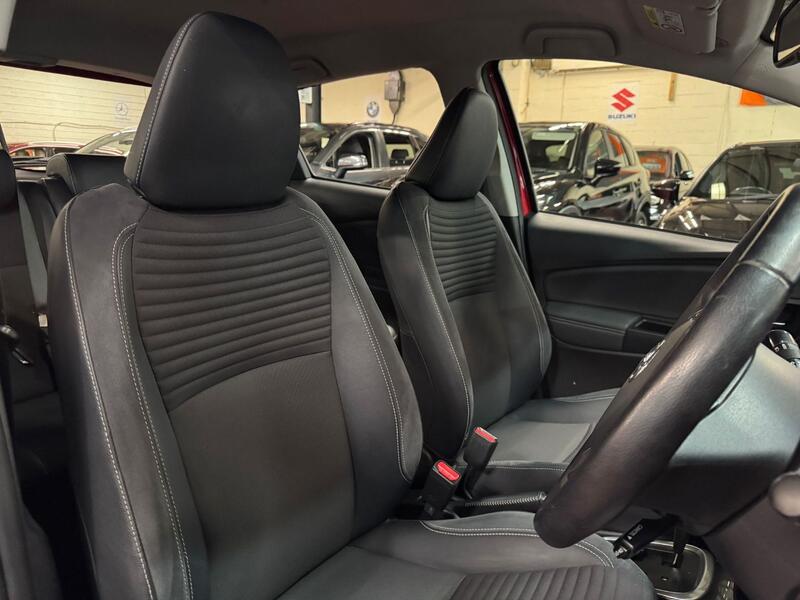TOYOTA YARIS 1.5 VVT-h Excel 2015