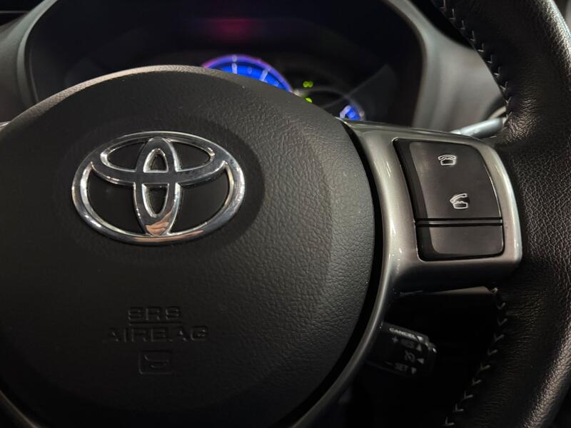 TOYOTA YARIS 1.5 VVT-h Excel 2015