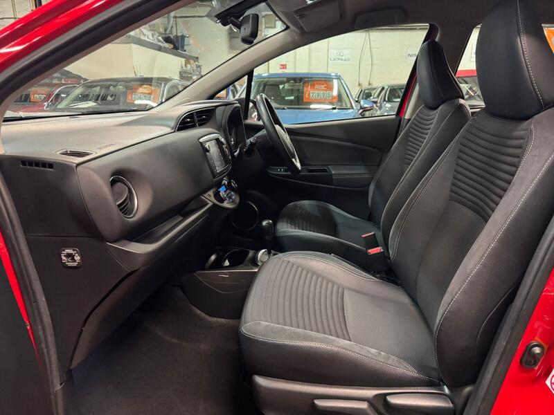 TOYOTA YARIS 1.5 VVT-h Excel 2015