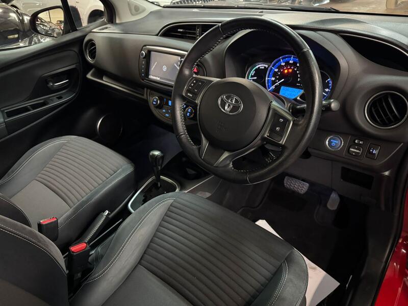 TOYOTA YARIS 1.5 VVT-h Excel 2015