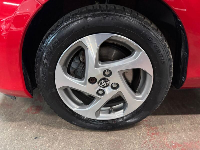 TOYOTA YARIS 1.5 VVT-h Excel 2015