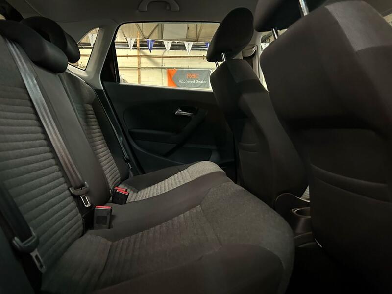 VOLKSWAGEN POLO 1.4 SE 2011