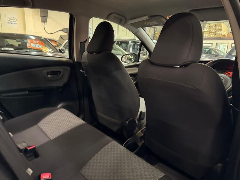 TOYOTA YARIS 1.3 Dual VVT-i Icon 2014