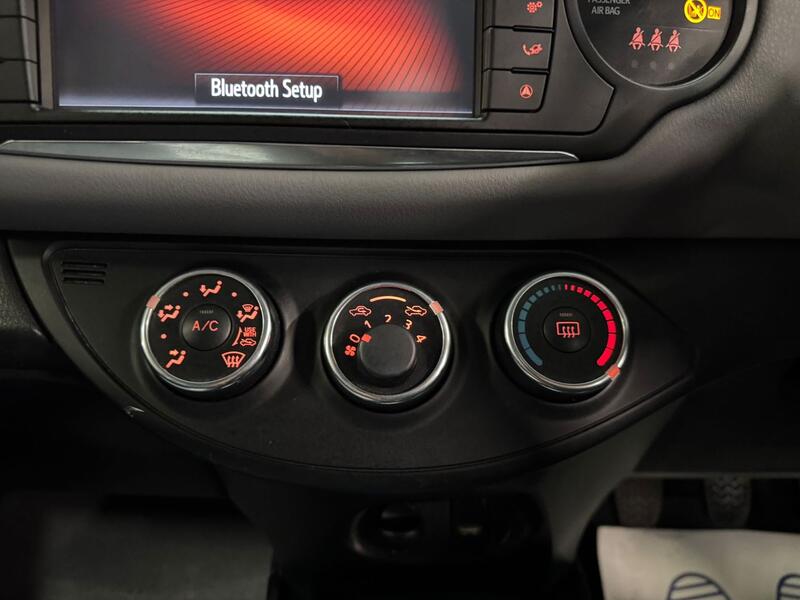 TOYOTA YARIS 1.3 Dual VVT-i Icon 2014