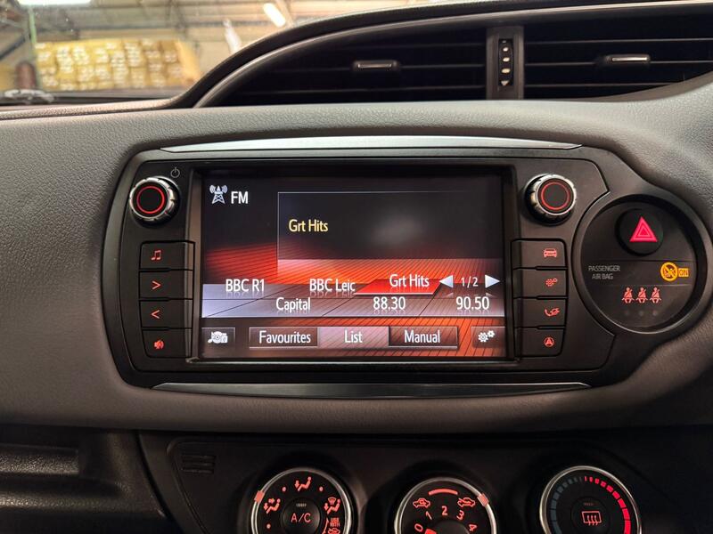 TOYOTA YARIS 1.3 Dual VVT-i Icon 2014