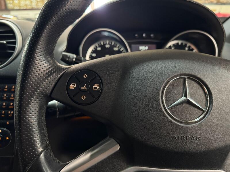 MERCEDES-BENZ M CLASS 3.0 ML300 CDI V6 BlueEfficiency Grand Edition 2011