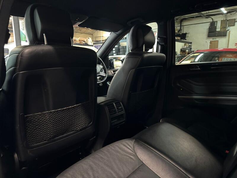 MERCEDES-BENZ M CLASS 3.0 ML300 CDI V6 BlueEfficiency Grand Edition 2011