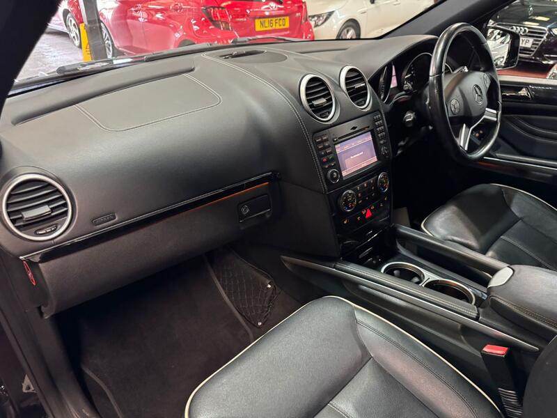 MERCEDES-BENZ M CLASS 3.0 ML300 CDI V6 BlueEfficiency Grand Edition 2011