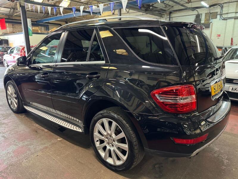 MERCEDES-BENZ M CLASS 3.0 ML300 CDI V6 BlueEfficiency Grand Edition 2011