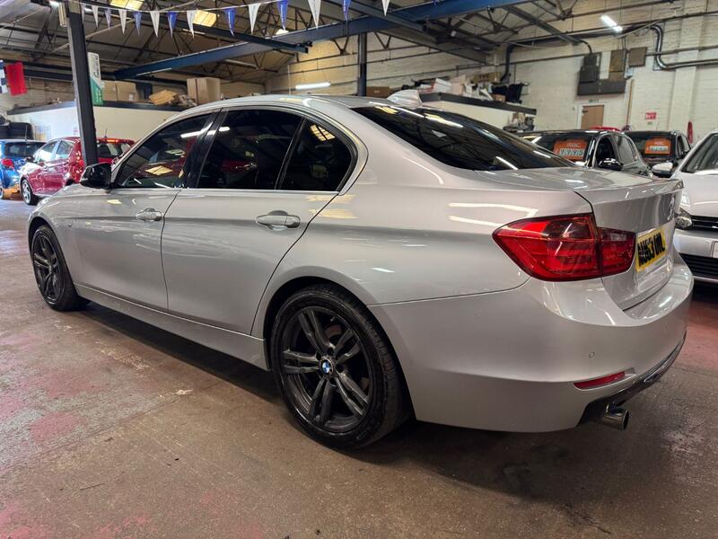 BMW 3 SERIES 2.0 320d Luxury Saloon 2013