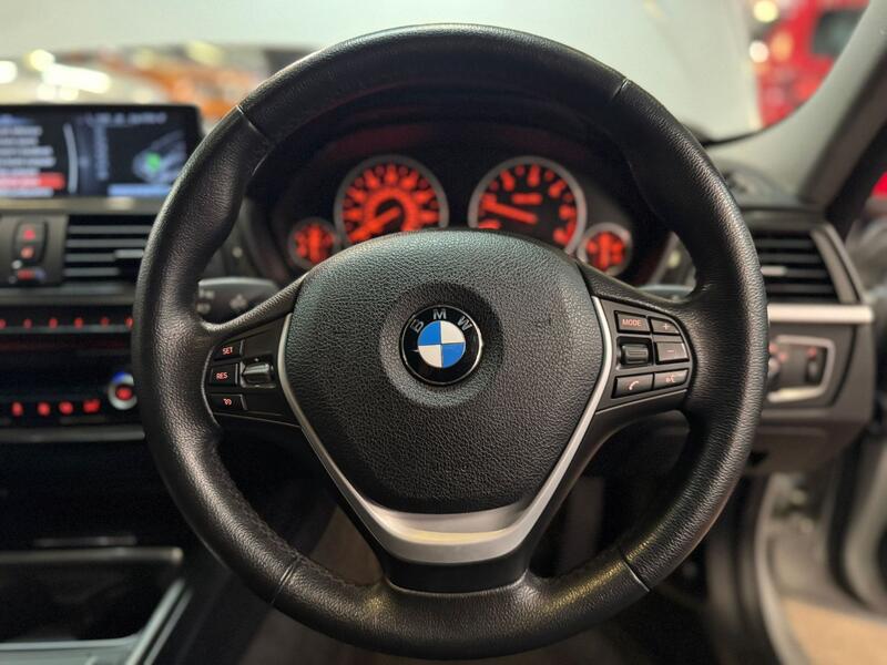 BMW 3 SERIES 2.0 320d Luxury Saloon 2013