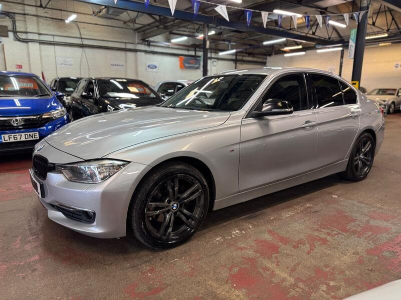 BMW 3 SERIES 2.0 320d Luxury Saloon 2013