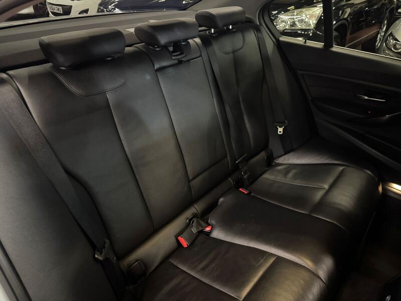 BMW 3 SERIES 2.0 320d Luxury Saloon 2013