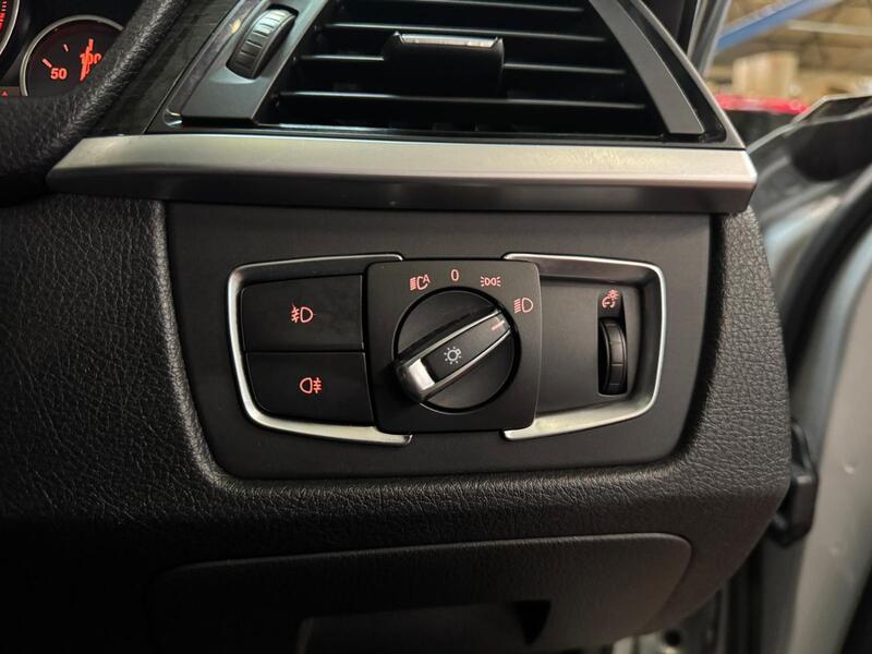BMW 3 SERIES 2.0 320d Luxury Saloon 2013