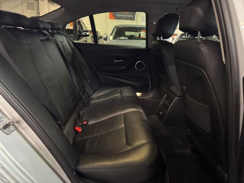 BMW 3 SERIES 2.0 320d Luxury Saloon 2013