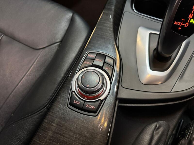 BMW 3 SERIES 2.0 320d Luxury Saloon 2013
