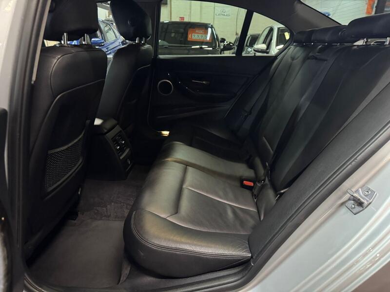 BMW 3 SERIES 2.0 320d Luxury Saloon 2013