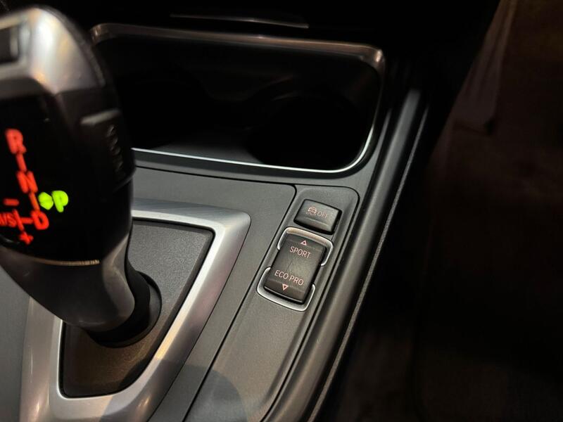 BMW 3 SERIES 2.0 320d Luxury Saloon 2013