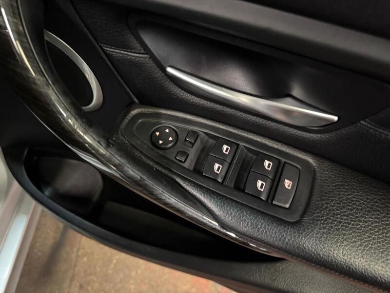 BMW 3 SERIES 2.0 320d Luxury Saloon 2013