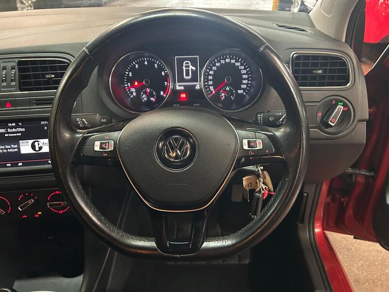 VOLKSWAGEN POLO 1.2 TSI BlueMotion Tech SE 2016