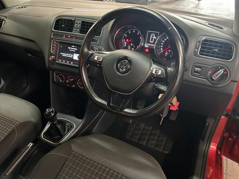 VOLKSWAGEN POLO 1.2 TSI BlueMotion Tech SE 2016