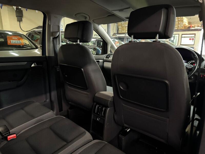 VOLKSWAGEN TOURAN 1.6 TDI SE 2013