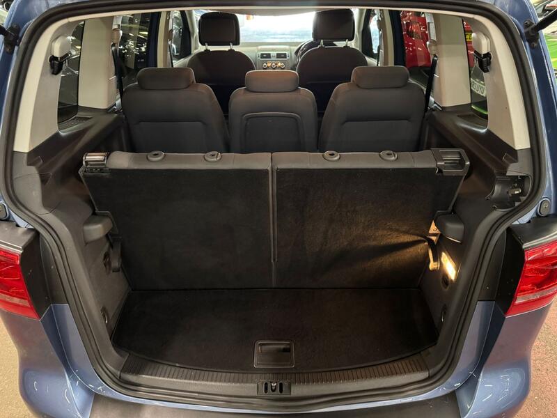 VOLKSWAGEN TOURAN 1.6 TDI SE 2013