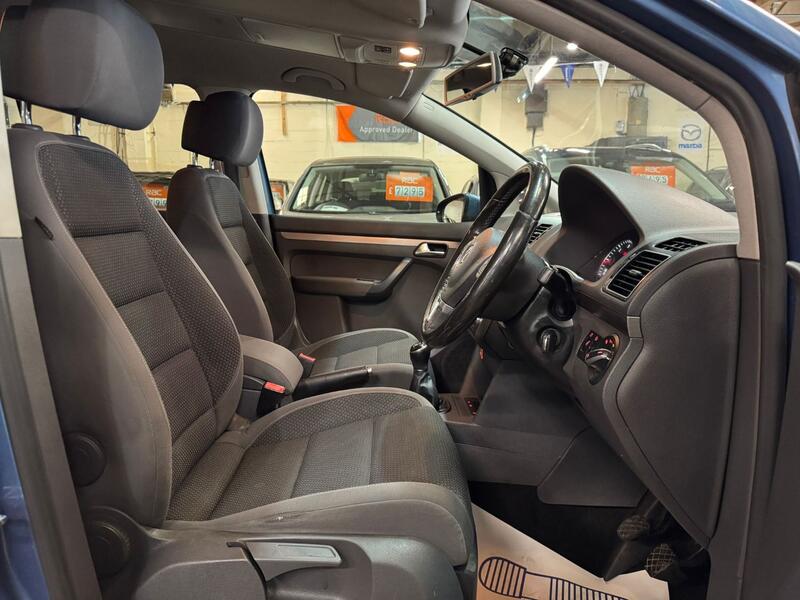 VOLKSWAGEN TOURAN 1.6 TDI SE 2013