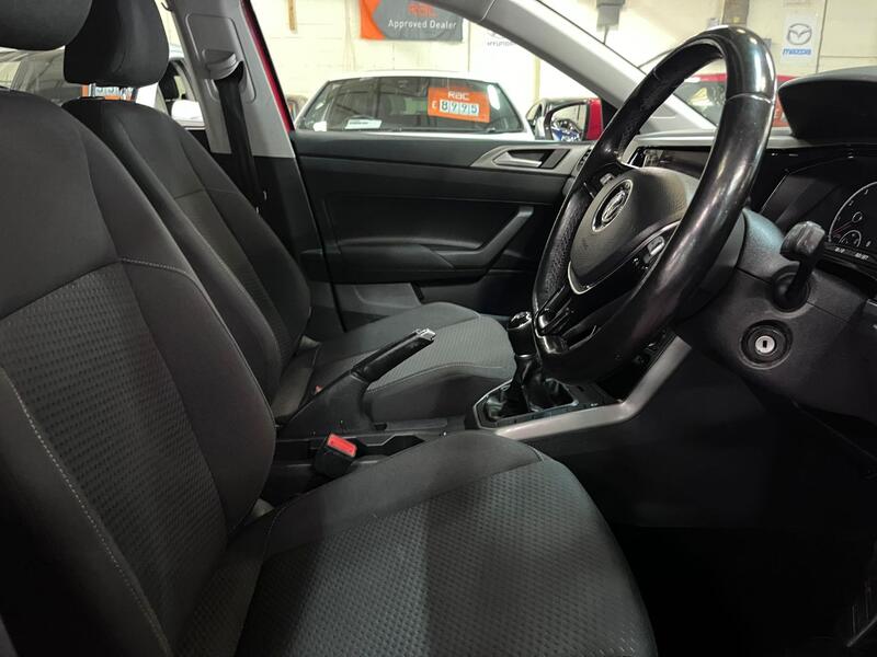 VOLKSWAGEN POLO 1.0 SE 2018
