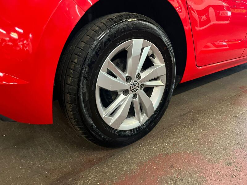 VOLKSWAGEN POLO 1.0 SE 2018