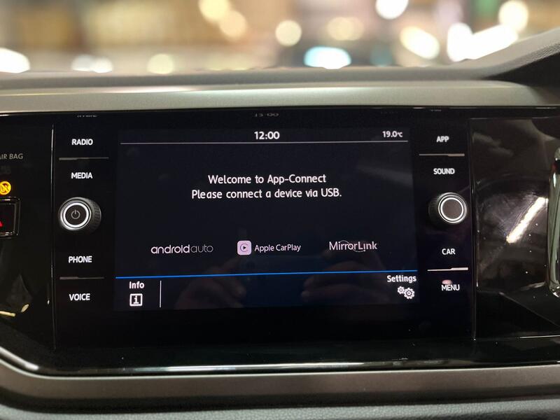 VOLKSWAGEN POLO 1.0 SE 2018