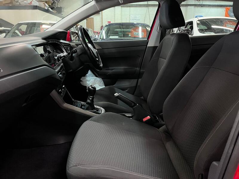 VOLKSWAGEN POLO 1.0 SE 2018