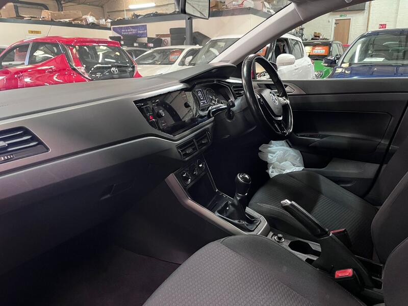VOLKSWAGEN POLO 1.0 SE 2018